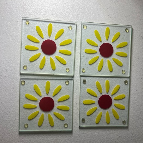 Set of 4 Yellow Flower Glass Coasters - Picture 1 of 9